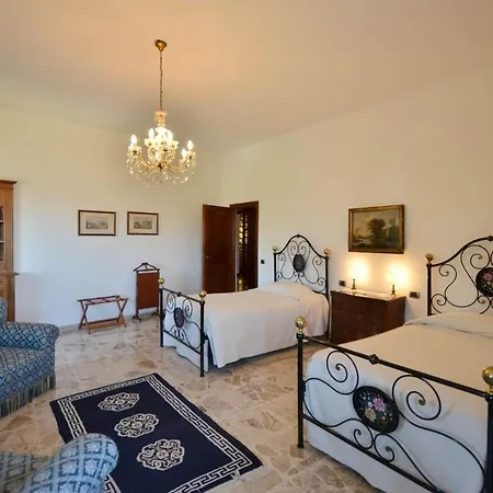 Villa Paterno *